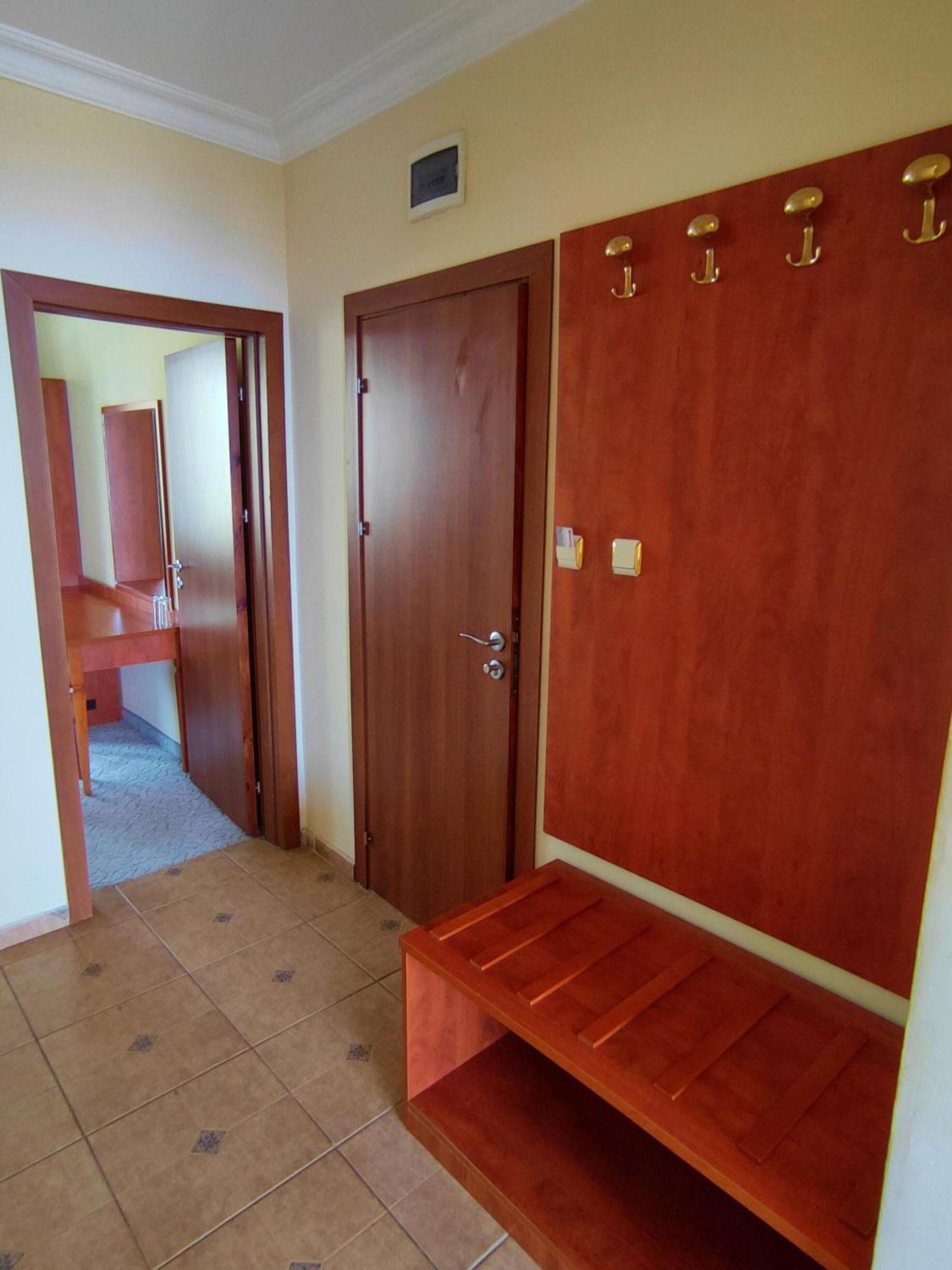 Hotel Consul Sveti Vlas Buitenkant foto