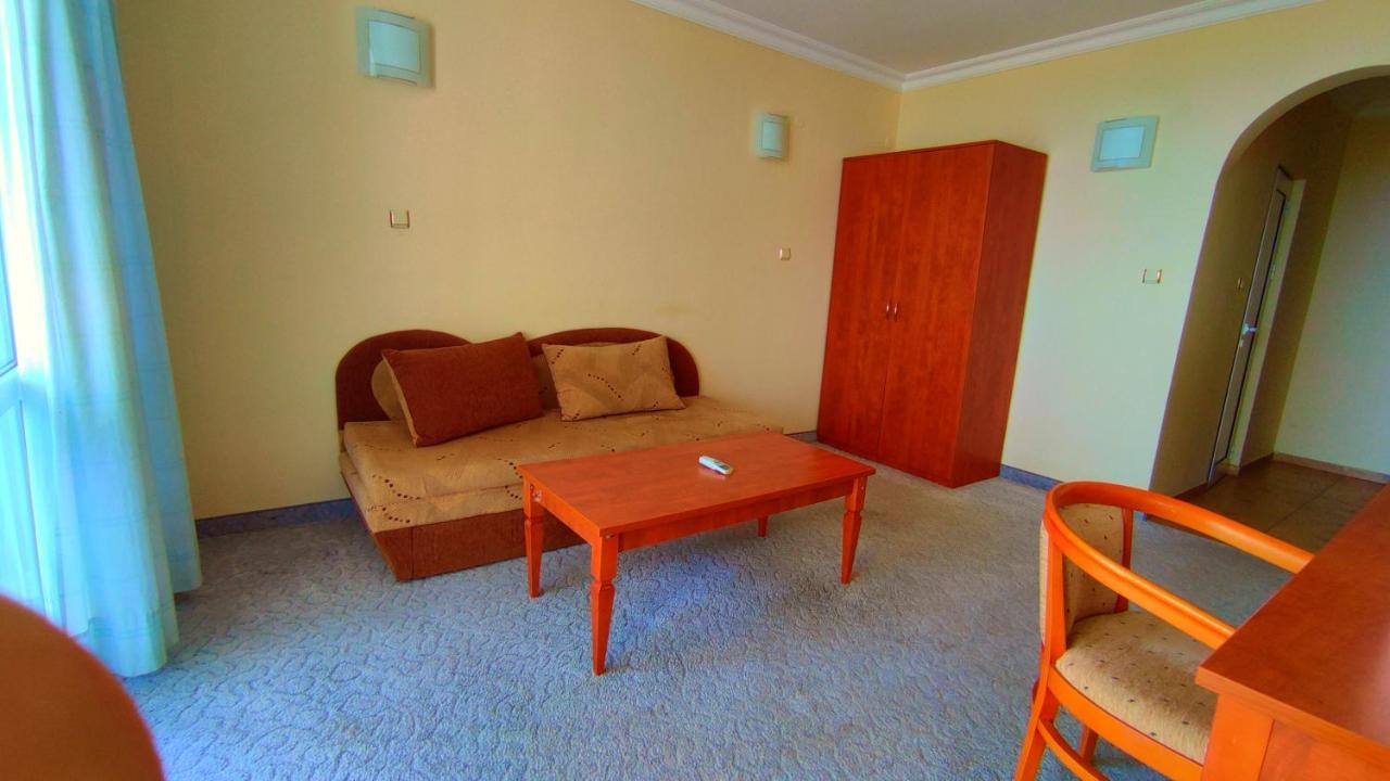 Hotel Consul Sveti Vlas Buitenkant foto